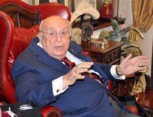 Former Turkish President Demirel heads to Baku forum