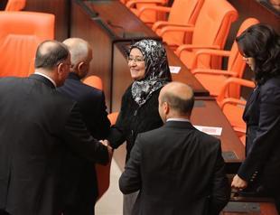 Lawmakers wearing headscarves attend session in Turkish Parliament for first time