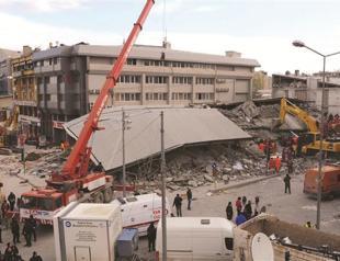 Top court rules for investigation into senior officials for negligence after Van quake