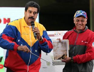 Chavez face appeared in subway tunnel: Venezuelan President