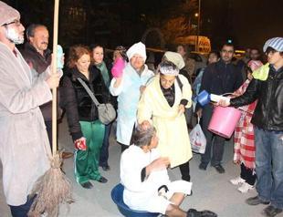 Ankara inhabitants take to streets in bathrobes to protest long water cuts