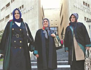 Turkish court lifts headscarf ban for attorneys