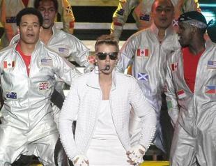 Justin Bieber breaks off Argentina concert due to food poisoning