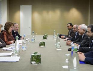 Kerry arrives in Geneva as Iran nuclear deal comes into sight