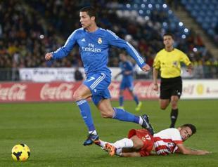 Ronaldo injured as Bale scores in Madrid rout