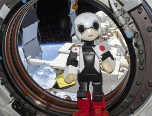 Japans robo-astronaut takes one small step
