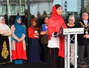 Bomb wounds 11 outside Pakistan girls school