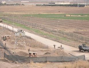 Turkish main opposition criticizes building of wall on Syria border