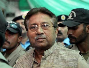 Pakistan frees Musharraf from house arrest