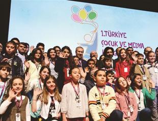 Minors spend ‘2 hours with phones’