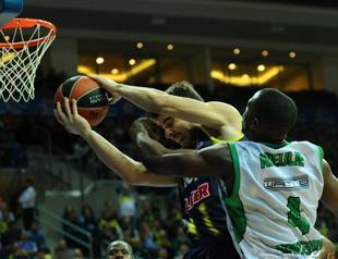 Fenerbahçe Ülker eases past Nanterre to remain unbeaten in Euroleague