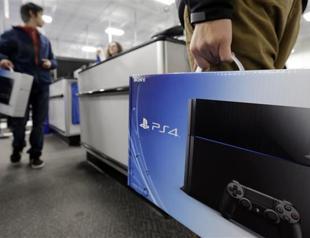 Sony aims at gamers with new PlayStation 4 console