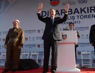 Iraqi Kurdish leader Barzani urges support for peace process in Diyarbakır rally with Turkish PM
