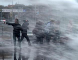 Police fire tear gas at protest for comatose 14-year-old Gezi victim