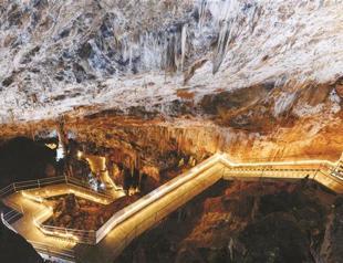 Touring an old, healing cave in Turkeys Bursa