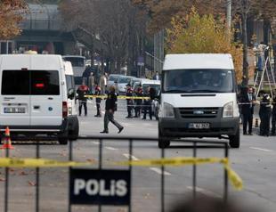 Suspected attacker captured in front of Prime Ministry building in Ankara