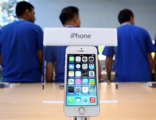 Apple sells 9 million 5s, 5c iPhones in first three days