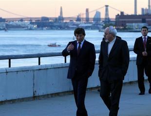 Turkish FM Davutoğlu discusses regional issues with Iranian counterpart