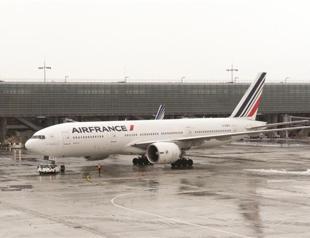Air France-KLM defers choice on help for Alitalia