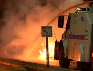 Police uses tear gas against ODTÜ protesters denouncing wall on Turkish-Syrian border