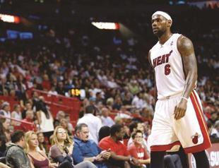 LeBron, Beckham talk to kick off football club