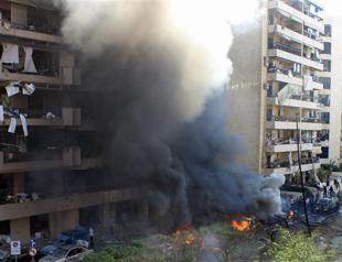 World reacts to deadly Beirut bombings