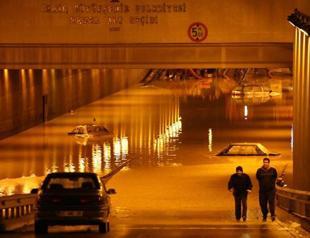 Turkeys İzmir tries to heal after floods