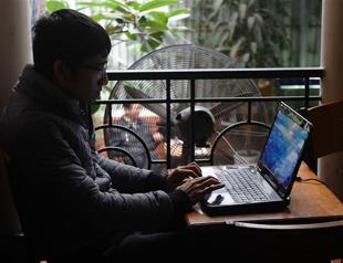 Vietnam to fine people for critical Facebook posts