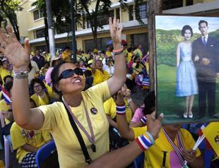 Thai king appeals for stability after violent protests
