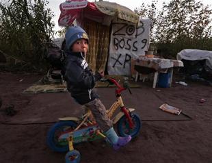 Sarkozy party under fire over mayors Roma fire gag