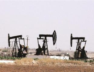 Turkish firm drilling wells on Syria border