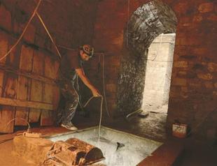 Still-active cistern beneath Istanbul mosque