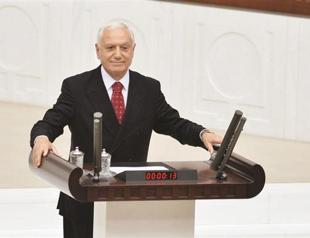 CHP deputy Mehmet Haberal takes oath two years after election