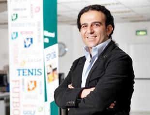 Hürriyet’s web coordinator wins media organization’s Human Rights Award