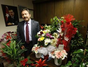 Dissenting deputy sent to disciplinary board resigns from ruling AKP