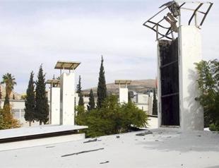 Children escape as mortar hits French school in Damascus
