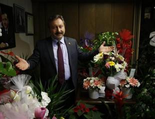 Dissenting former AKP deputy İdris Bal gets irreverent crossword taunt