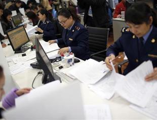 China punishes 20,000 officials for being too bureaucratic