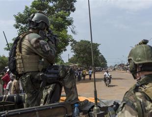French troops start disarming fighters in Central Africa