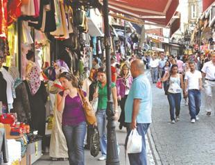 Turkish economy grows above forecasts, hopes rise for 4 pct target