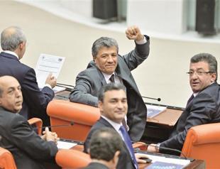 Turkish Parliament greets Balbay, awaiting other jailed MPs
