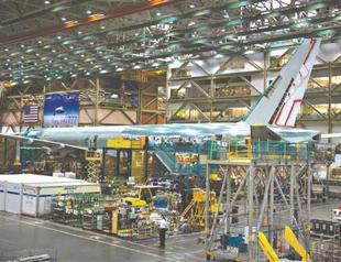 Boeing rises stock buyback by $10 billion