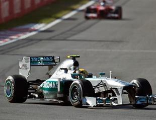 Hamilton sets pace, Kimi escapes crash in Korean GP practices