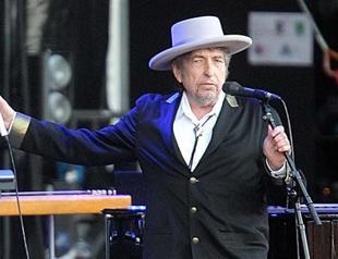 Bob Dylan charged in France over Croat comments: Source