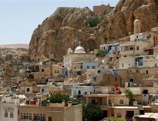 Syria rebels capture Christian town of Maalula: NGO