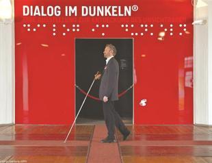 Lights off: Istanbul meets ‘Dialogue in the Dark’