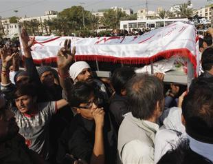 Shiites rally in Karachi against leaders killing