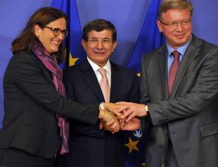 Turkey and EU agree to sign historic visa deal