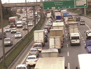 ‘Car mania’ spreads like wildfire in big Turkish cities lacking infrastructure