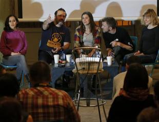 Russia drops charges against Greenpeace activists